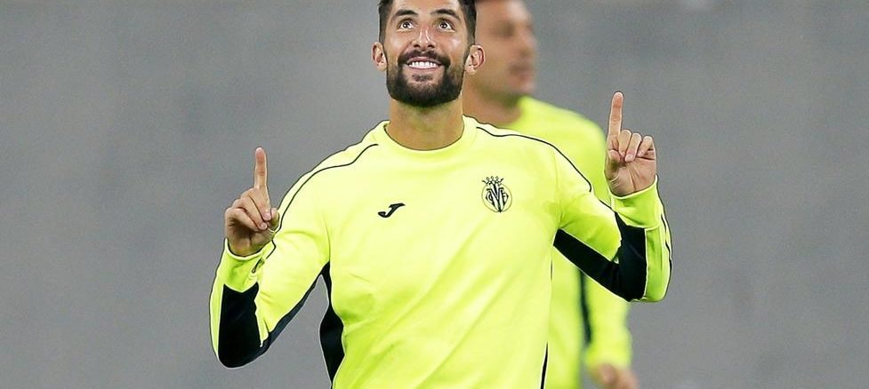 Alvaro Gonzalez signs with Marseille Alvaro Gonzalez in Villarreal