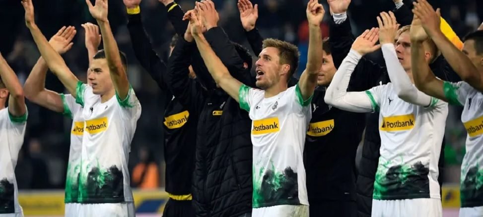 Gladbach win 4x2 Frankfurt Credits: Ina Fassbender/Getty Images Gladbach celebrates win over Frankfurt