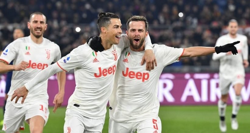 Juventus back on top after clinical win against wasteful Napoli